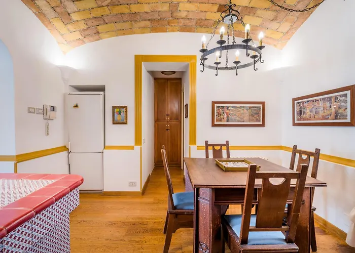 The British Corner, Central Cozy Loft With Garden 10 Min From Center