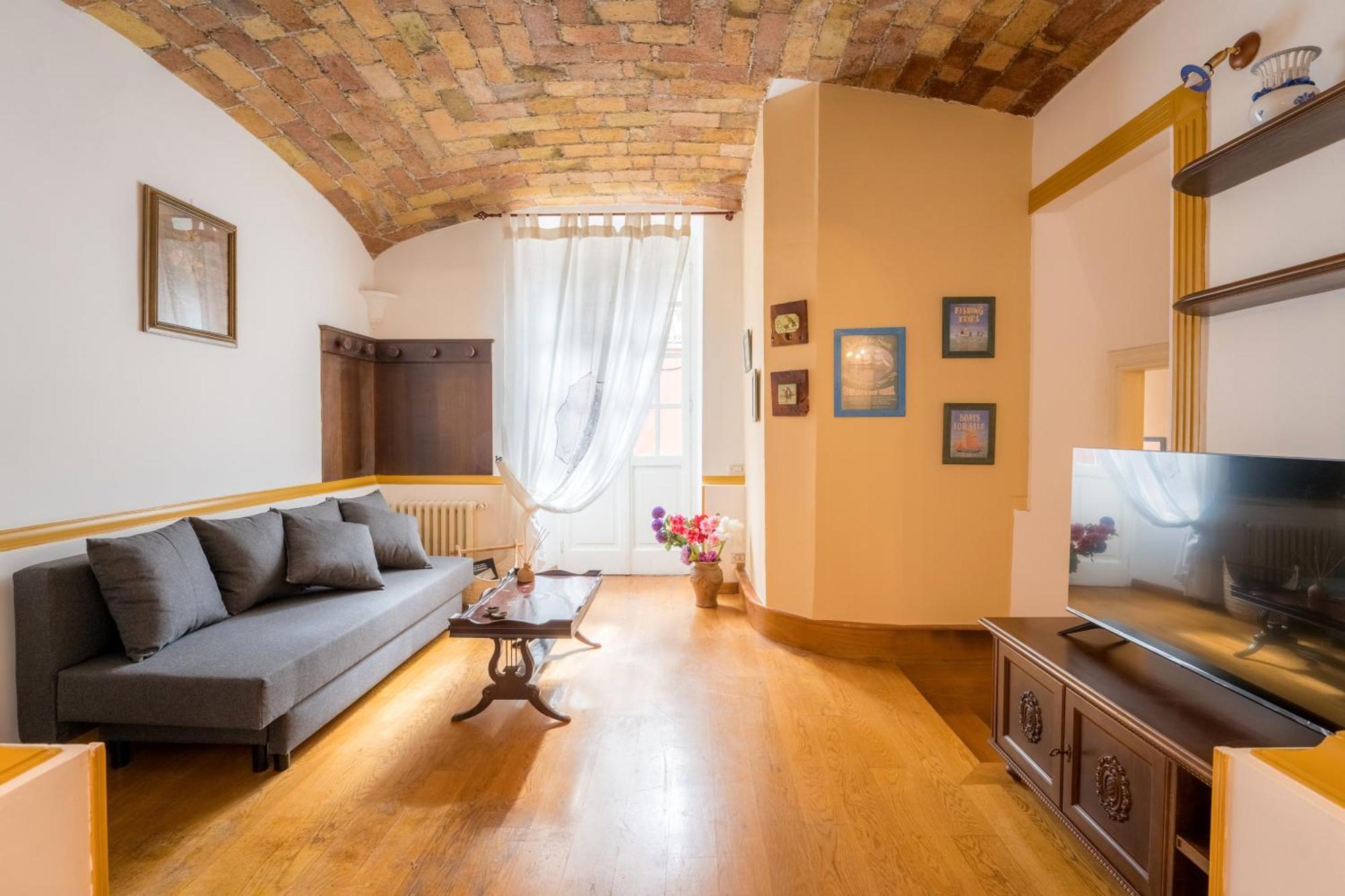 The British Corner, Cozy Loft With Garden 10 Min From Center